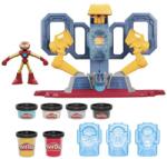 Hasbro Set Play-Doh Marvel - Laboratorul de armura al lui Iron Man, cu figurina, 10 cm Figurina