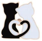 Maria King Cartoon macskás kitűző, fekete-fehér (WJ45)