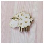  Natúr fa álló bárány, mérete: 50x42 mm