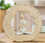  Jógázó nőt formázó, szobor ami egy fatörzs egy szeletében meditál - 18cm