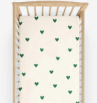 Goldea gyermek körgumis pamut lepedő kiságyba - szívecskék, elefántcsont színű alapon 70 x 140 cm