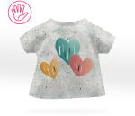 Takoy Szabásminta panel babaruházat varrásához - Basic póló (textiljáték figurákra) - szívek világos alapon 1