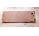  Téglalap alakú tálca MDF 3 db rombusz alakú poháralátéttel. Mérete: 52x19 cm