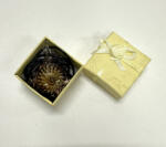  Időtlen elegancia egy apró virágszirmon (VNY02)