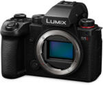 Panasonic LUMIX S5M2 body + S-R70300E (DC-S5M2E + S-R70300E) Digitális fényképezőgép