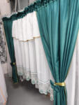  Elegáns zöld-fehér készfüggöny 400x150 cm hímzett díszítéssel
