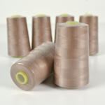 Takoy Overlock / coverlock Poliészter cérna NTF 5000 - sötét bézs