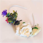  Virágos hajpánt -Fehér rózsás fejdísz