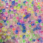 CsimpiStore Neon színes kör Betűs Gyöngy színes betűkkel (7 mm, Műanyag) 20g/csomag