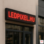  Piros színű kültéri LED fényújság, 128x64 cm - P10