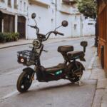 LIKEBIKE - Kuge elektromos robogó 48V 20Ah 25km/h 500W fekete