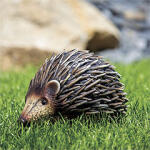 NORTENE Hogy sün figura, festett fém, barna (2017866)