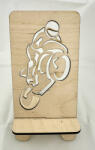  Lézervágott fa telefontartó motoros mintával (FE18)