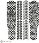 Rie: Sel design TAPE 3000 fólia a lánc alatt, maori