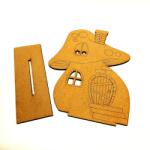  Talpas gombaházikó, MDF. Mérete: 13x18 cm. Talp mérete: 14, 2x4, 8 cm