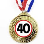 Nevesajándék 40 karikás - Vicces Érem - Ajándék 40. Szülinapra (ERM004)