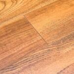 Water Fun W-STEP || pardoseală laminată, imitatie frasin, 1220x200x8 mm, AC4 (LFV-010) - casasclipitoare