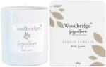Woodbridge Candle Illatos gyertya ajándékdobozban Pure Linen Woodbridge 250 g (5060457538186)