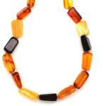 R. M. ékszer Borostyán csiszolt darabok 6-10x8-14cm nyaklánc 45cm (023613)