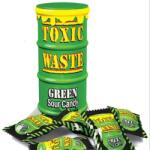 Toxic Waste Hazardously Sour Candy Hordó Zöld 42g
