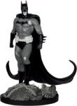 McFarlane Toys Statuetă McFarlane DC Comics: Batman - Batman (Bjorn Barends) (Black White), 18 cm (MCF30226) Figurina