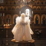 Ie Traditionala Lumanare de botez alba imbracata in satin si dantela