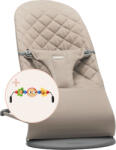 BabyBjörn Balansoar BabyBjorn Bliss Sand Grey din tesatura matlasata cu aspect Clasic, cu bara de jucarii inclusa (606117A) Sezlong balansoar bebelusi