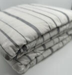 Infiniza Szürke - fehér csíkos színű steppelt ágytakaró 235x250 cm