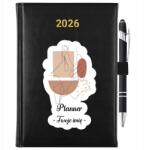  Naptár Fekete 2026 Határidőnapló A5 Ajándék Név Fülbevaló Tolltartó (KALENDARZ KOLCZYK DŁUGOPIS)