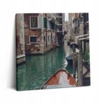 Wallfluent Fotó-Vászonkép Canvas Stúdió Modern Csónak A Csatornák között Velencében (010030010270000075591)