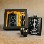 Decortrend Csípő Lombik gravírozással Ajándék Fiú Születésnap NÉVNAP18 30 40 50 (8000727 piersiówka)