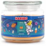 HARIBO illatgyertya üvegben, barackos gumicukor illatú, Sweet Universe 300 g (4262399025392)