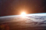 Dimex Vlies Fotótapéta - Earth sunrise - 375x250 cm (MS-5-2260)