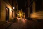 Dimex Vlies Fotótapéta - Night alley in Prague - 375x250 cm (MS-5-0745)