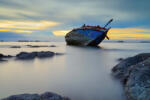 Dimex Vlies Fotótapéta - Fishing shipwreck - 375x250 cm (MS-5-2783)