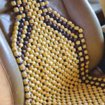 Carcommerce Ülésvédő, fagolyós, bézs-barna (CC42914)