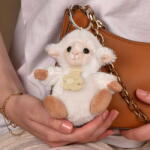 Histoire d'Ours Breloc de pluș oiță The Soft Stretch Lamb Key Ring Histoire d’ Ours bej 12 cm (HO3296)