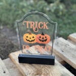 Deconline Hounted House Halloween-i asztali sírkő dekoráció, 3 féle választható minta 20 cm (975171)