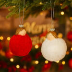 Decoration & Design Gömb kislánnyal akasztós textil 6, 5x6, 5x11cm piros, fehér 2 féle (DD63282)