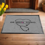 Deconline Crafts Egyedi Lábtörlő Orvosi rendelőbe, orvosoknak, személyre szabható névvel 60x40 cm szürke 'Sztetoszkóp 1 (DO131006)