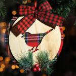 Decoration & Design Ajtódísz madárral kerek fa 15, 5x15, 5x12cm piros, natúr (DD63137)