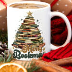 Deconline Crafts Karácsonyi bögre "Merry Bookmas" 330 ml kerámia Full HD (DO129201-CERAMIC-MUG)