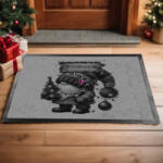Deconline Crafts Egyedi neves karácsonyi Lábtörlő 60X40 cm "Piros karácsonyi manó"szürke, fekete (DO129203-doormat-GR)