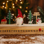 Koopman Fa adventi kalendárium manó mintával - 40 cm, 2 féle design (GR9122890)