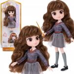 Spin Master Harry Potter Hermione Granger Játékbaba Figura Pálcával 20 CM (6061835)