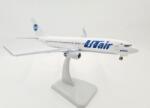 Hogan Repülőgép makett Boeing 737-800 UTair 1: 200 Hogan