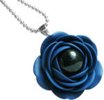Troli Colier albastru cu flori de perle negre