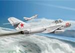 HobbyBoss MiG 17 PFU Fresco E - МиГ 17 (80337)