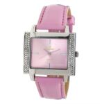 Cardy női karóra, ezüst színű fémtok, rózsaszínű szíj, rózsaszínű számlap, quartz szerkezet, cseppmentes vízállóság (2632-9)