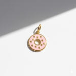 KÁRPÁTHY ékszer Pink donut charm, aranyozott
